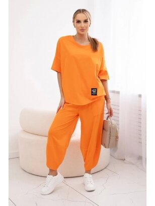 Oranžinės spalvos moteriškas kostiumėlis KST0491