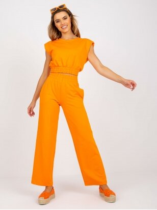 Oranžinės spalvos moteriškas kostiumėlis KST0470