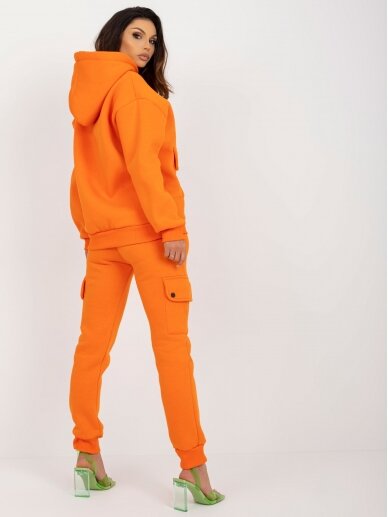 Oranžinės spalvos sportinis kostiumas MOD2260 2